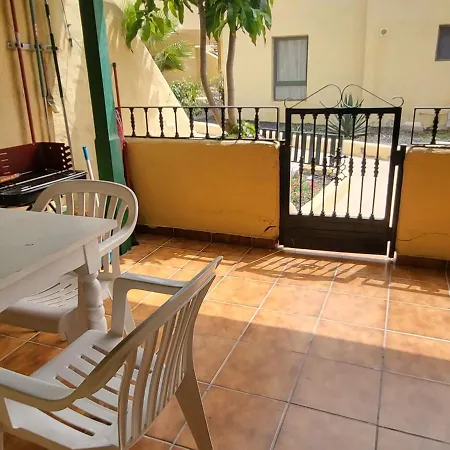 아파트 Giardino E Terrazza, Accogliente E Funzionale, Wi-fi, Piscina Condivisa