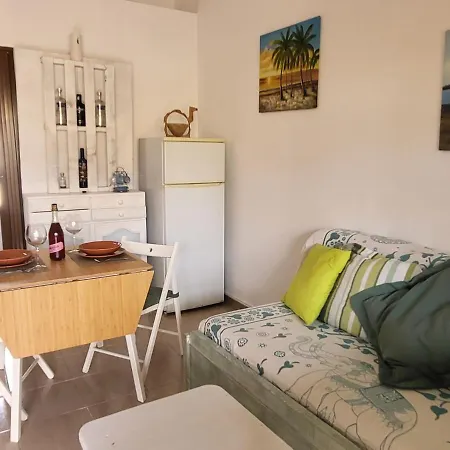 Apartamento Giardino E Terrazza, Accogliente E Funzionale, Wi-fi, Piscina Condivisa